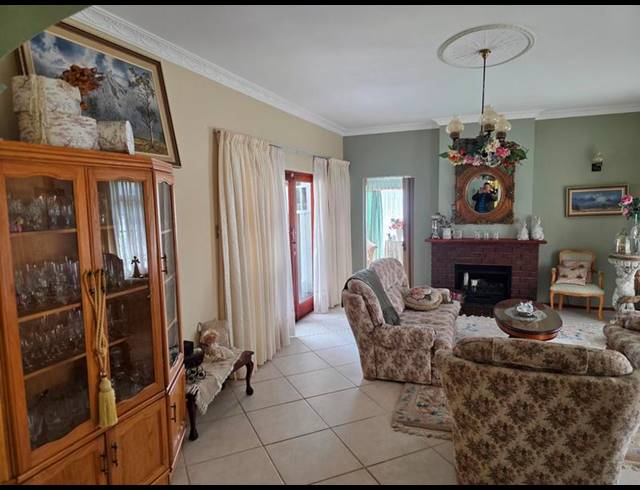 4 BEDROOM HOUSE FOR SALE IN GANSBAAI CENTRAL